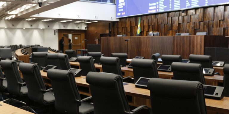 Você Sabia Que a Inteligência Artificial Pode Estar Ameaçando Sua Privacidade? Descubra Como!