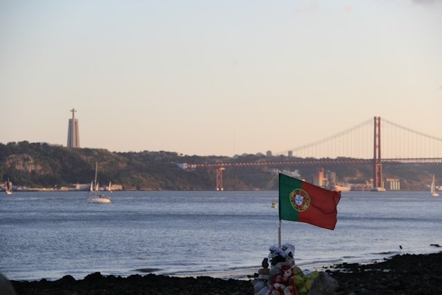 Descubra Como Estudar em Portugal com Bolsas de Até 100%: Oportunidade Imperdível para Brasileiros!